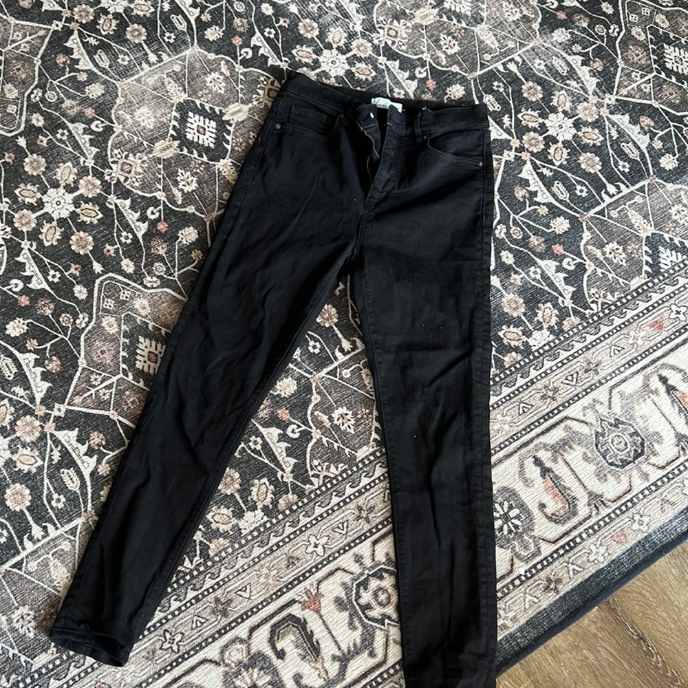 Skinny black jeans from The Loft. Size 4 (27)